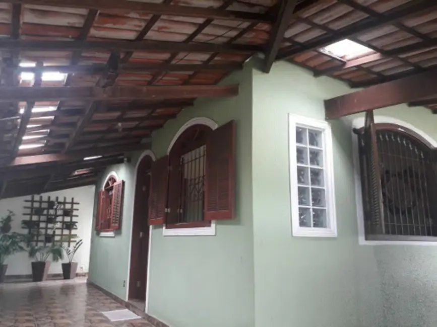 Foto 4 de Casa com 2 quartos à venda, 180m2 em Santa Luzia - MG