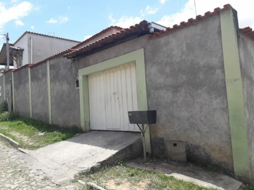 Foto 2 de Casa com 2 quartos à venda, 180m2 em Santa Luzia - MG