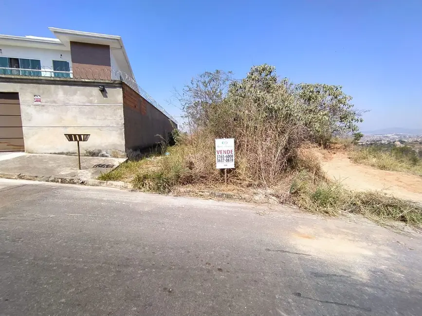 Foto 1 de Terreno / Lote à venda, 394m2 em Liberdade, Santa Luzia - MG