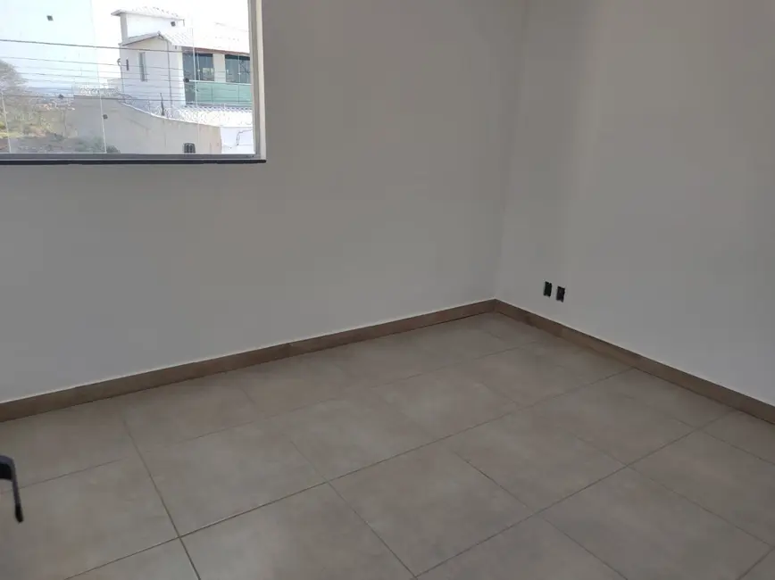 Foto 3 de Casa com 2 quartos à venda, 265m2 em Liberdade, Santa Luzia - MG