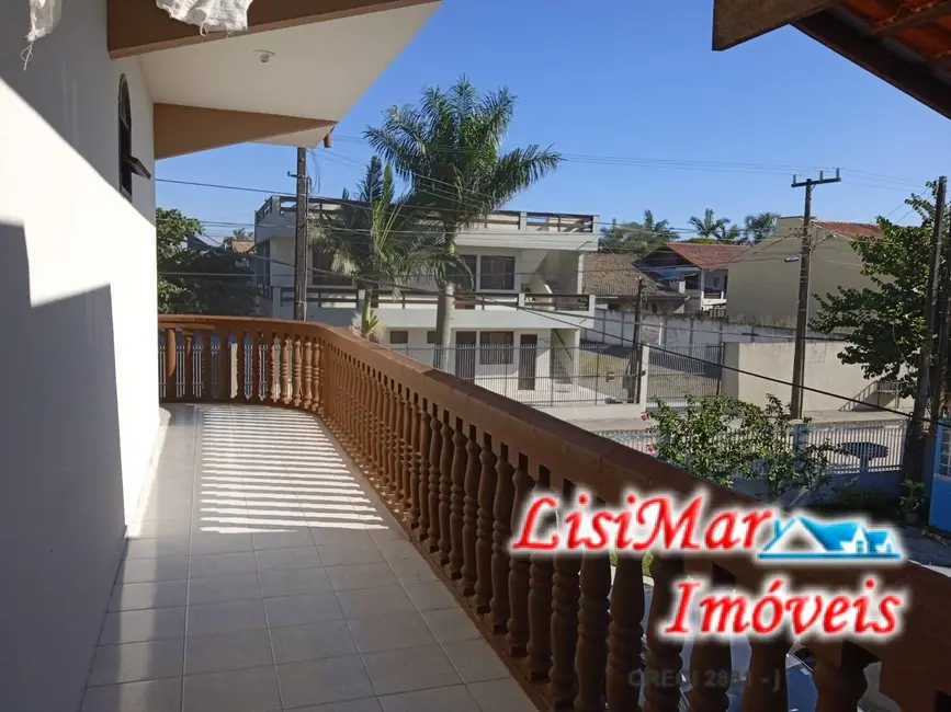 Foto 9 de Sobrado com 5 quartos à venda, 360m2 em Itapoa - SC