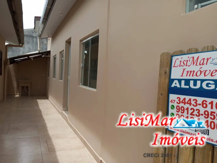 Foto 8 de Casa com 2 quartos para alugar em Itapoa - SC