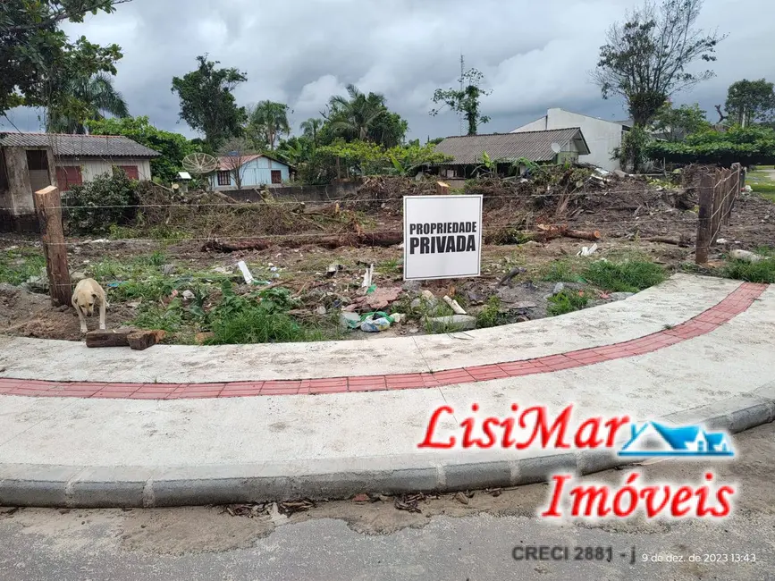 Foto 1 de Terreno / Lote à venda em Itapoa - SC