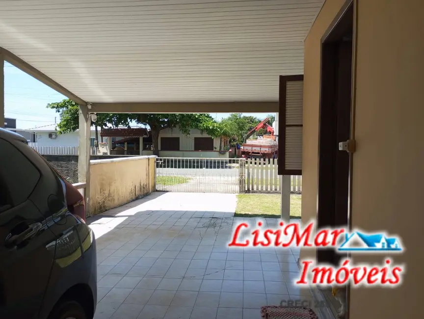 Foto 5 de Casa com 3 quartos à venda, 213m2 em Itapoa - SC