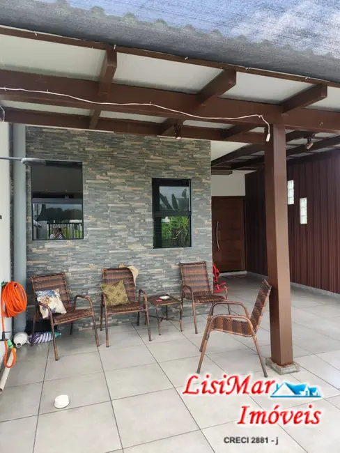 Foto 2 de Casa com 3 quartos à venda, 180m2 em Itapoa - SC
