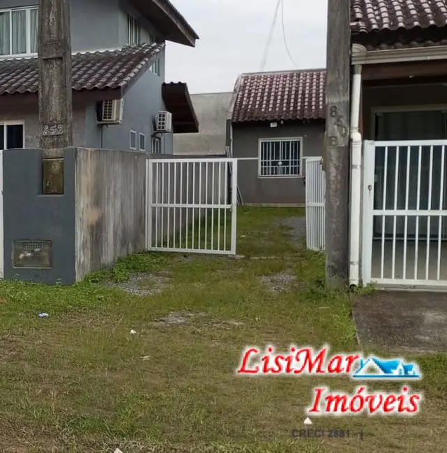 Foto 1 de Casa com 2 quartos à venda, 86m2 em Itapoa - SC
