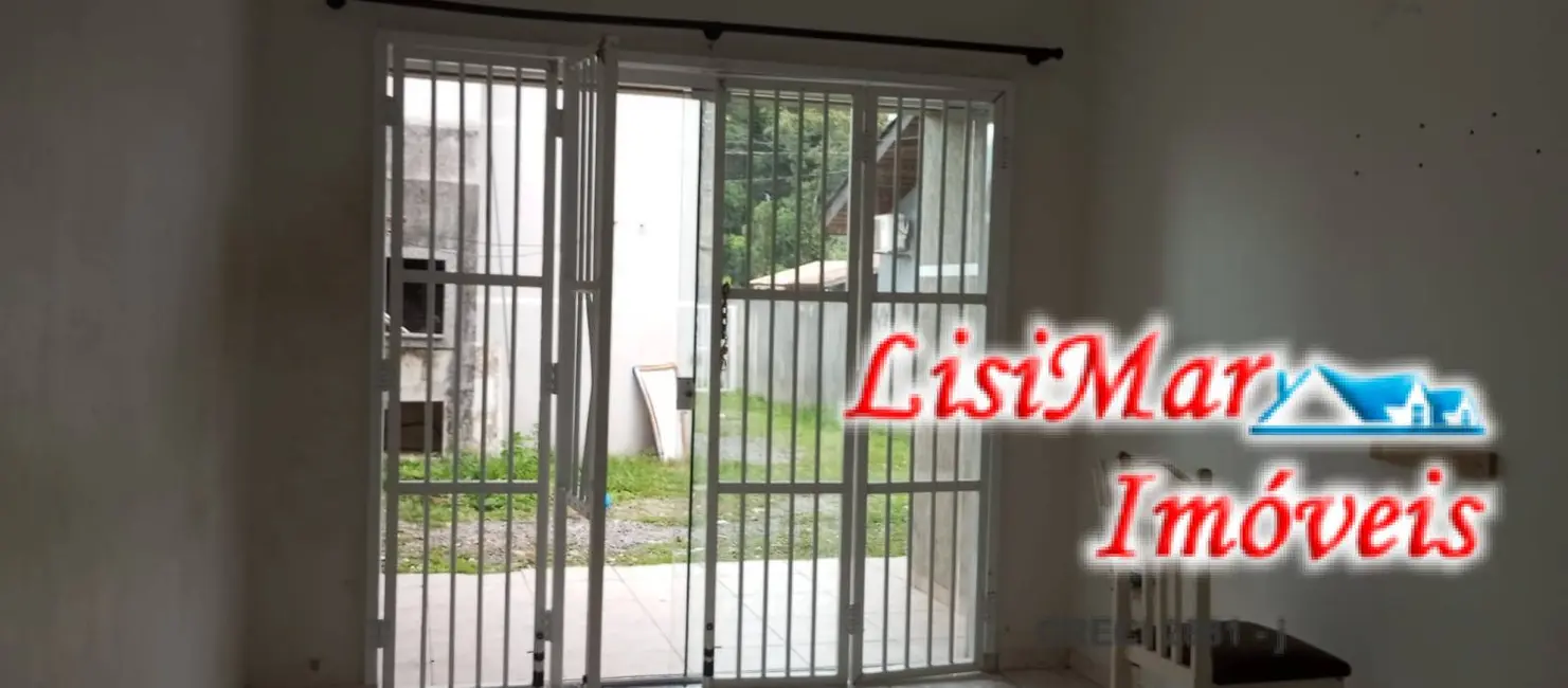 Foto 2 de Casa com 2 quartos à venda, 86m2 em Itapoa - SC