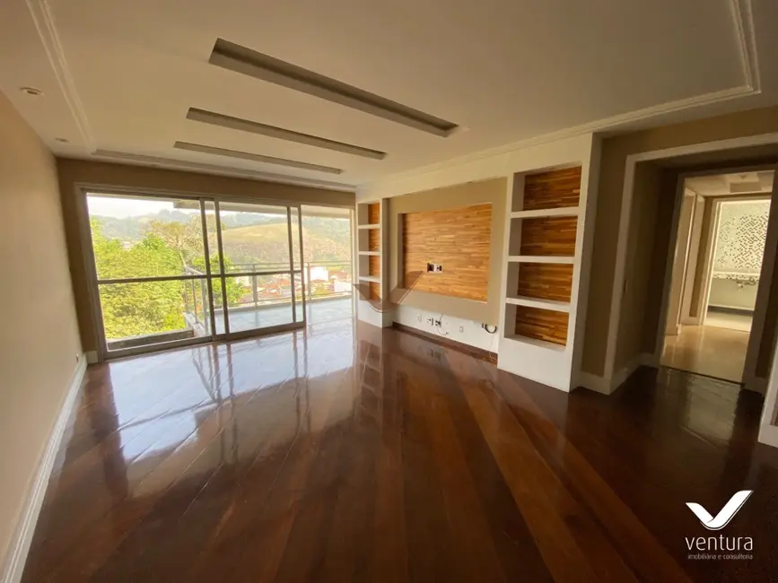 Foto 1 de Apartamento com 3 quartos à venda, 190m2 em Valparaíso, Petropolis - RJ
