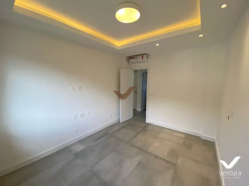 Foto 8 de Apartamento com 3 quartos à venda, 127m2 em Retiro, Petropolis - RJ