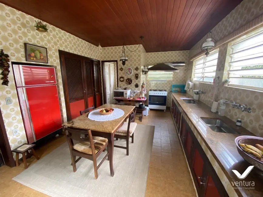 Foto 2 de Casa com 4 quartos à venda, 520m2 em Bingen, Petropolis - RJ