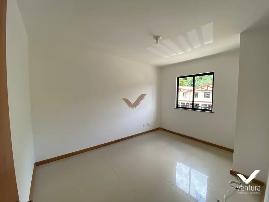 Foto 3 de Apartamento com 3 quartos à venda, 77m2 em Samambaia, Petropolis - RJ