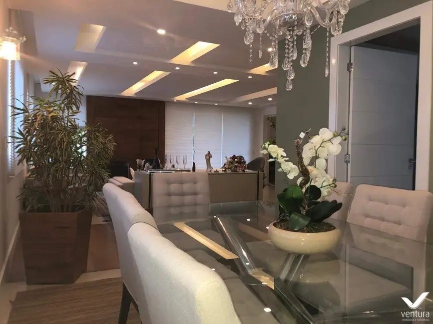 Foto 8 de Casa de Condomínio com 5 quartos à venda, 400m2 em Mosela, Petropolis - RJ