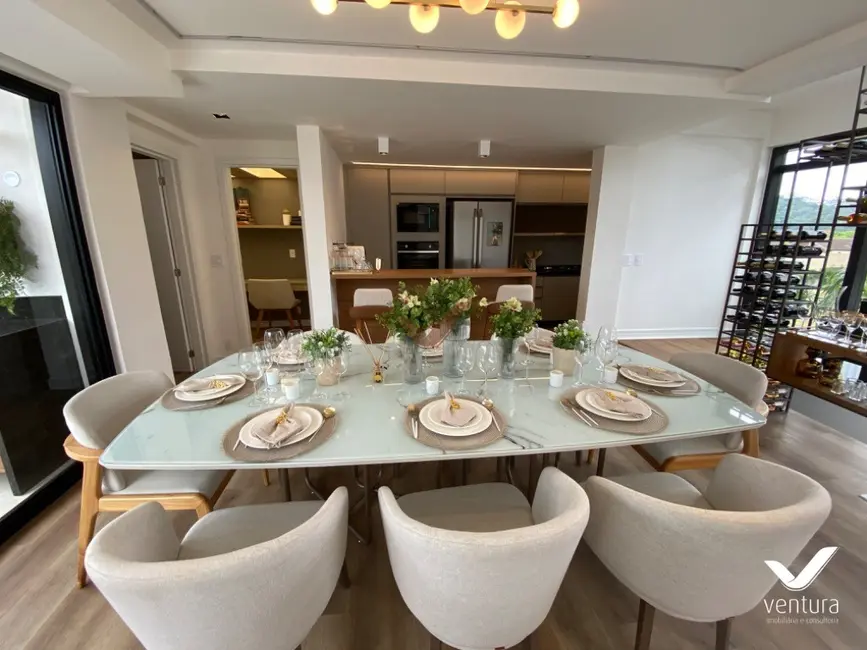 Foto 3 de Casa de Condomínio com 3 quartos à venda, 224m2 em Valparaíso, Petropolis - RJ