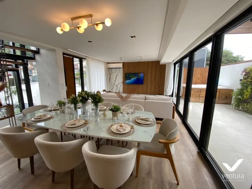 Foto 6 de Casa de Condomínio com 3 quartos à venda, 224m2 em Valparaíso, Petropolis - RJ