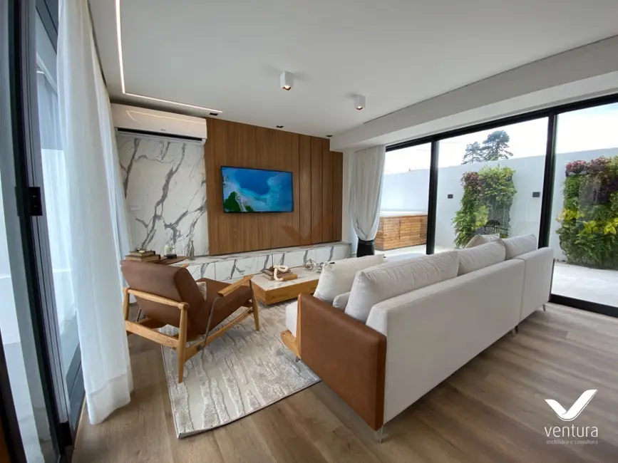 Foto 5 de Casa de Condomínio com 3 quartos à venda, 224m2 em Valparaíso, Petropolis - RJ