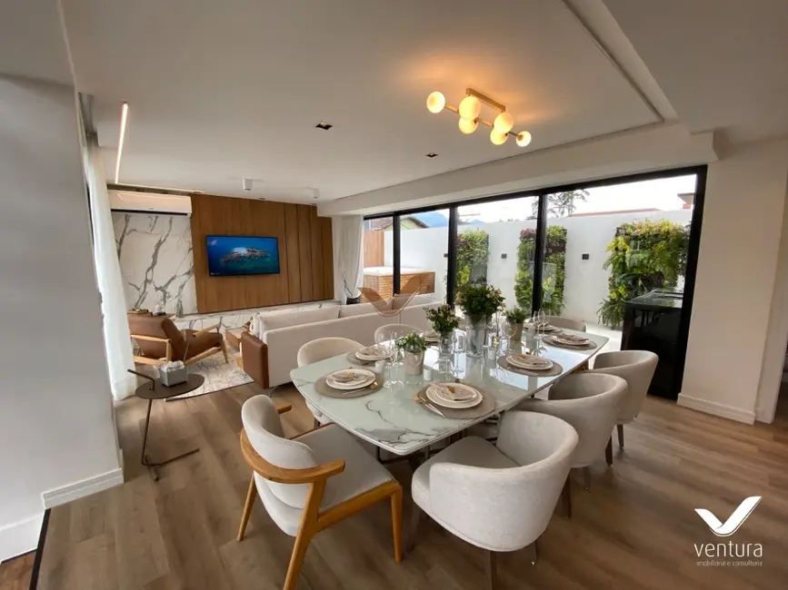 Foto 7 de Casa de Condomínio com 3 quartos à venda, 224m2 em Valparaíso, Petropolis - RJ