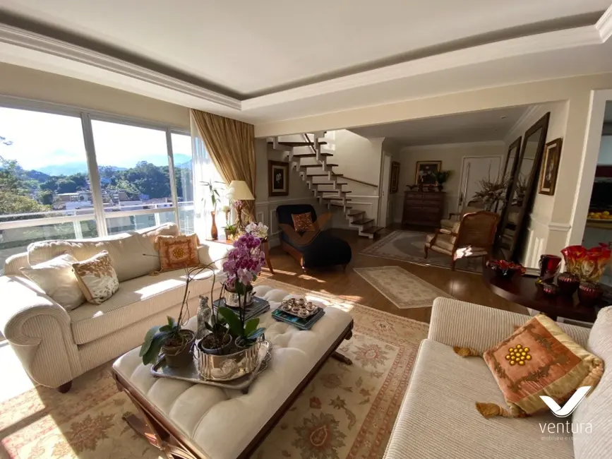 Apartamento com 3 quartos à venda, 320m2 em Valparaíso, Petropolis - RJ - imagem 3 Foto 3 de Apartamento com 3 quartos à venda, 320m2 em Valparaíso, Petropolis - RJ