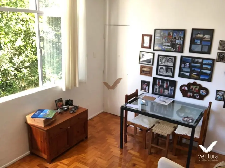 Foto 2 de Apartamento com 2 quartos à venda, 60m2 em Centro, Petropolis - RJ