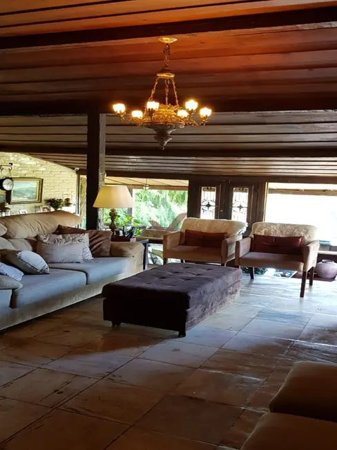 Casa com 5 quartos à venda, 480m2 em Quarteirão Ingelheim, Petropolis - RJ - imagem 6 Foto 6 de Casa com 5 quartos à venda, 480m2 em Quarteirão Ingelheim, Petropolis - RJ