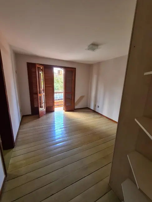 Foto 9 de Casa de Condomínio com 6 quartos à venda, 600m2 em Centro, Petropolis - RJ