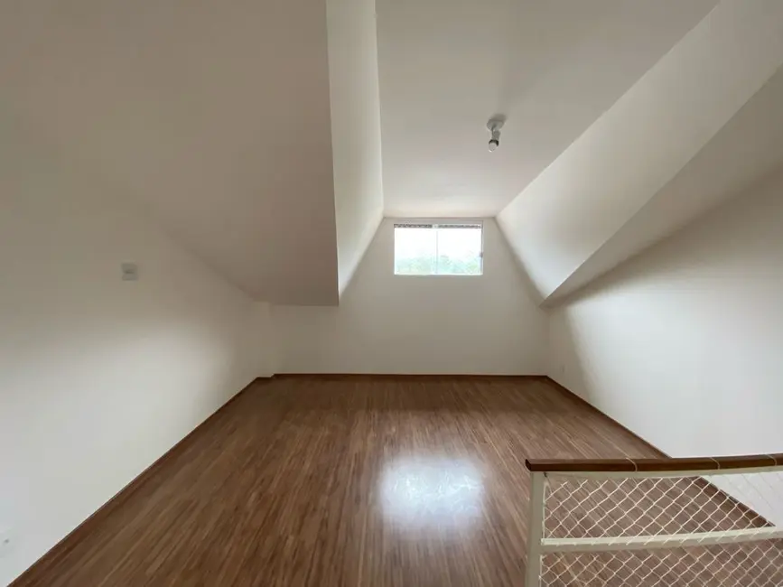 Foto 7 de Casa de Condomínio com 3 quartos à venda, 120m2 em Duarte Silveira, Petropolis - RJ