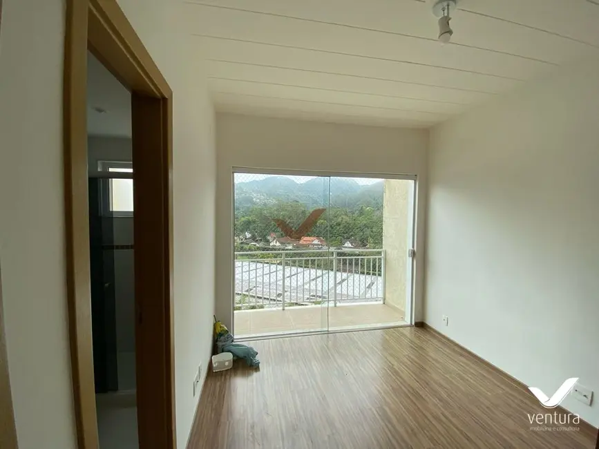 Foto 2 de Casa de Condomínio com 3 quartos à venda, 120m2 em Duarte Silveira, Petropolis - RJ