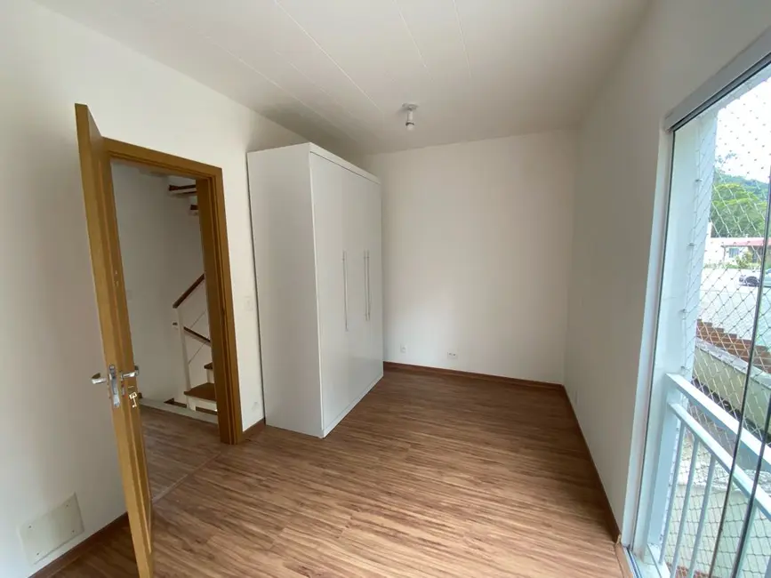 Foto 9 de Casa de Condomínio com 3 quartos à venda, 120m2 em Duarte Silveira, Petropolis - RJ