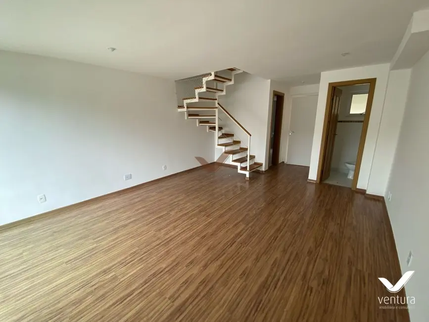 Foto 3 de Casa de Condomínio com 3 quartos à venda, 120m2 em Duarte Silveira, Petropolis - RJ