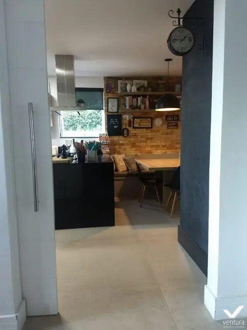 Foto 9 de Casa de Condomínio com 3 quartos à venda, 220m2 em Mosela, Petropolis - RJ