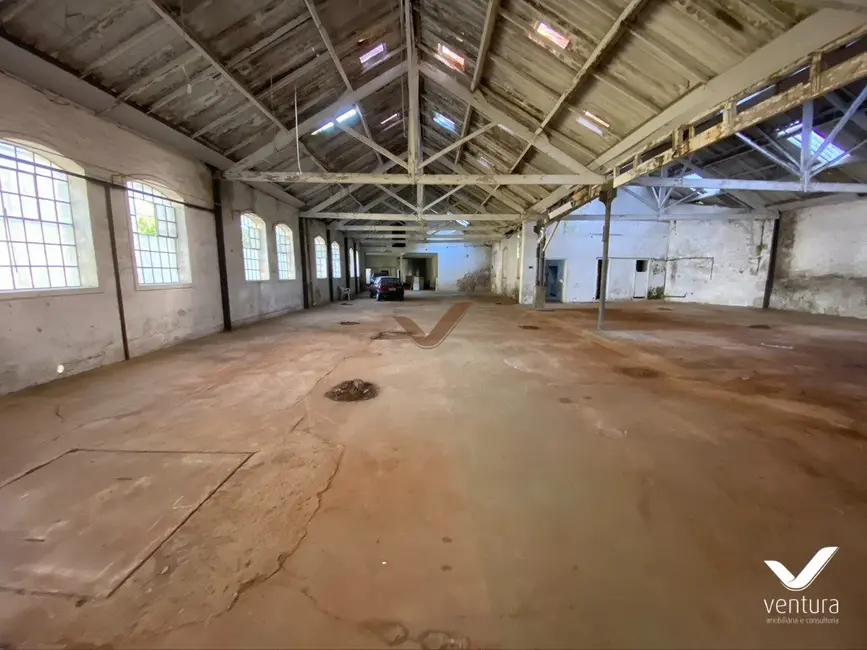 Armazém / Galpão para alugar, 1700m2 em Morin, Petropolis - RJ - imagem 3 Foto 3 de Armazém / Galpão para alugar, 1700m2 em Morin, Petropolis - RJ