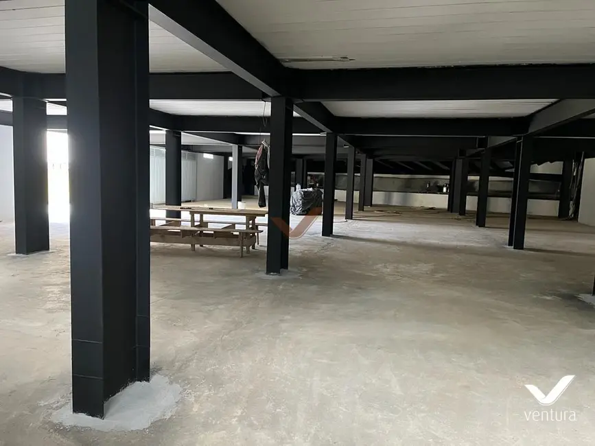 Armazém / Galpão para alugar, 500m2 em Quissama, Petropolis - RJ - imagem 5 Foto 5 de Armazém / Galpão para alugar, 500m2 em Quissama, Petropolis - RJ