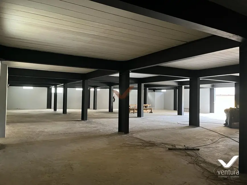 Armazém / Galpão para alugar, 500m2 em Quissama, Petropolis - RJ - imagem 3 Foto 3 de Armazém / Galpão para alugar, 500m2 em Quissama, Petropolis - RJ
