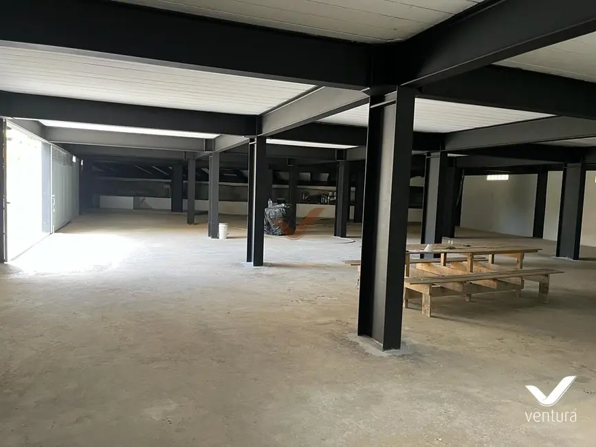 Armazém / Galpão para alugar, 500m2 em Quissama, Petropolis - RJ - imagem 6 Foto 6 de Armazém / Galpão para alugar, 500m2 em Quissama, Petropolis - RJ