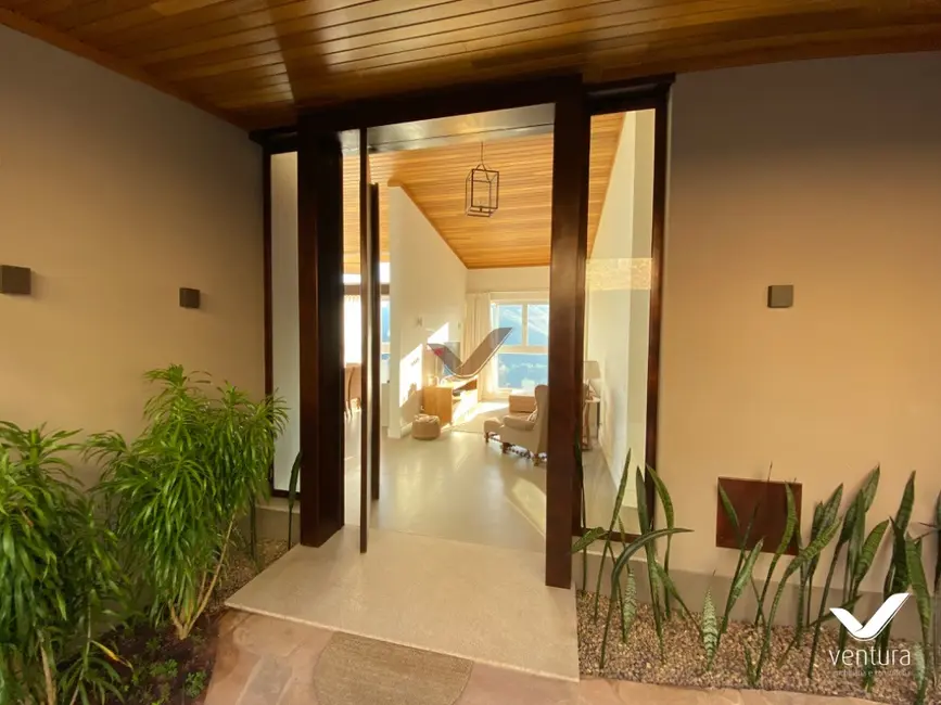 Foto 3 de Casa de Condomínio com 4 quartos à venda, 360m2 em Itaipava, Petropolis - RJ