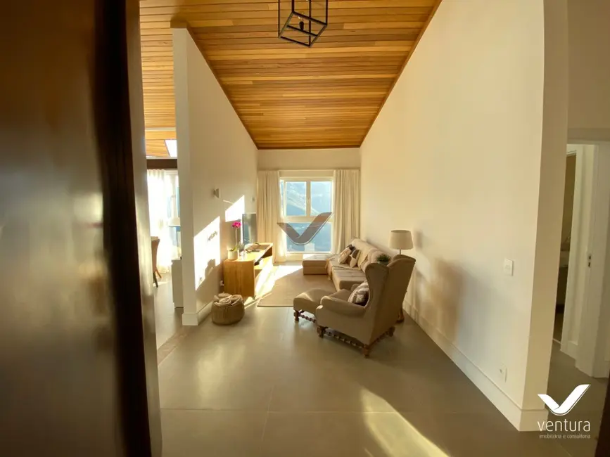 Foto 4 de Casa de Condomínio com 4 quartos à venda, 360m2 em Itaipava, Petropolis - RJ