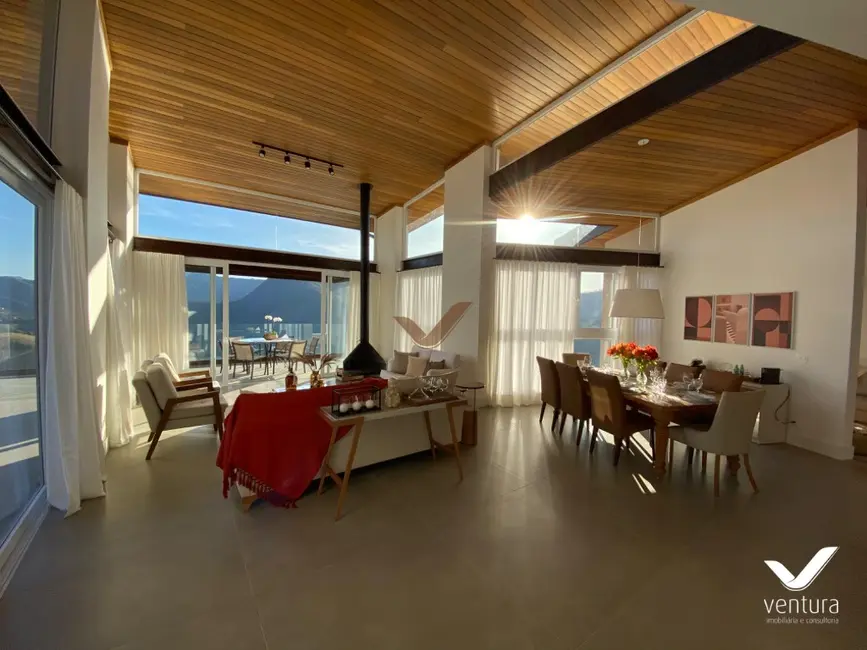 Foto 8 de Casa de Condomínio com 4 quartos à venda, 360m2 em Itaipava, Petropolis - RJ