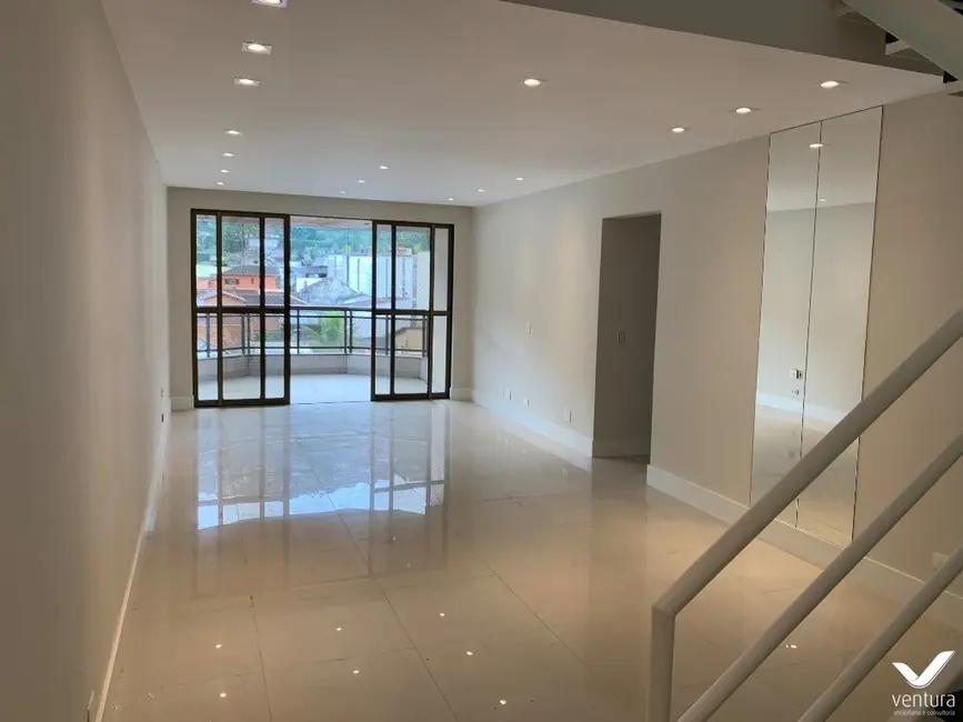 Foto 1 de Apartamento com 3 quartos à venda, 200m2 em Coronel Veiga, Petropolis - RJ
