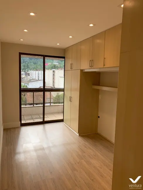 Apartamento com 3 quartos à venda, 200m2 em Coronel Veiga, Petropolis - RJ - imagem 5 Foto 5 de Apartamento com 3 quartos à venda, 200m2 em Coronel Veiga, Petropolis - RJ