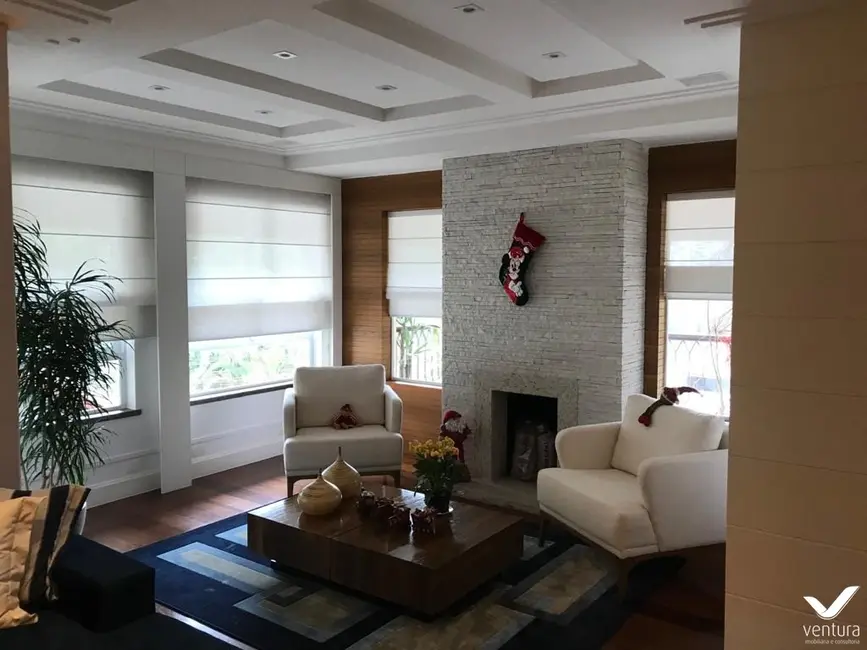 Foto 2 de Casa de Condomínio com 4 quartos à venda, 300m2 em Petropolis - RJ