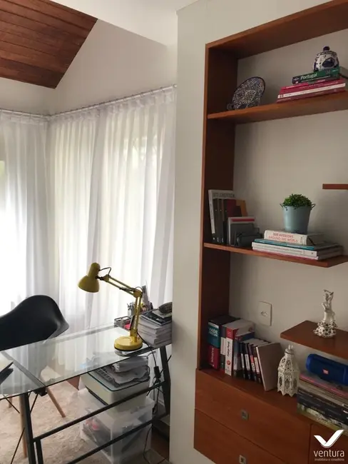 Foto 9 de Casa de Condomínio com 4 quartos à venda, 300m2 em Petropolis - RJ