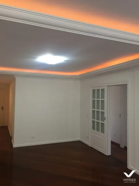 Foto 2 de Apartamento com 3 quartos à venda, 142m2 em Retiro, Petropolis - RJ