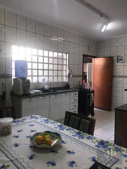 Casa com 3 quartos à venda, 135m2 em Jardim Bela Vista, Birigui - SP - imagem 7 Foto 7 de Casa com 3 quartos à venda, 135m2 em Jardim Bela Vista, Birigui - SP
