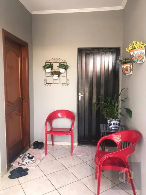 Casa com 3 quartos à venda, 135m2 em Jardim Bela Vista, Birigui - SP - imagem 2 Foto 2 de Casa com 3 quartos à venda, 135m2 em Jardim Bela Vista, Birigui - SP