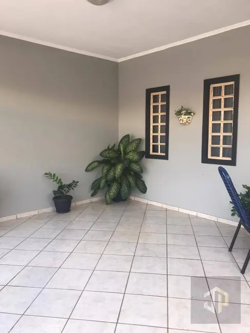 Casa com 3 quartos à venda, 135m2 em Jardim Bela Vista, Birigui - SP - imagem 3 Foto 3 de Casa com 3 quartos à venda, 135m2 em Jardim Bela Vista, Birigui - SP