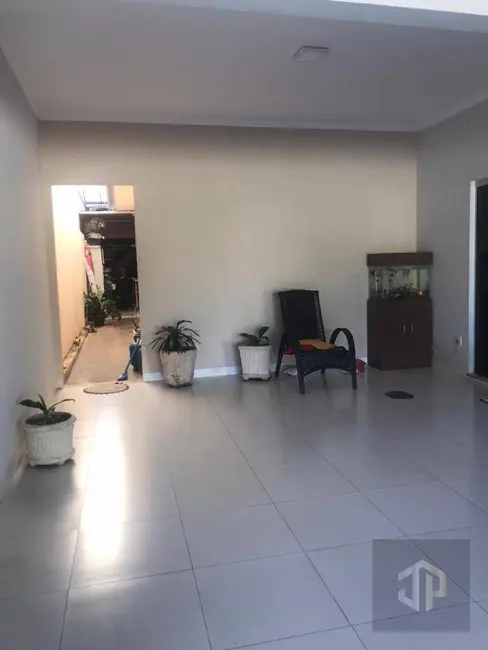 Casa com 3 quartos à venda, 250m2 em Residencial Alvorada, Birigui - SP - imagem 2 Foto 2 de Casa com 3 quartos à venda, 250m2 em Residencial Alvorada, Birigui - SP