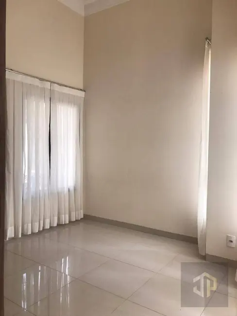 Casa de Condomínio com 3 quartos à venda, 250m2 em Residencial Veneza, Birigui - SP - imagem 3 Foto 3 de Casa de Condomínio com 3 quartos à venda, 250m2 em Residencial Veneza, Birigui - SP