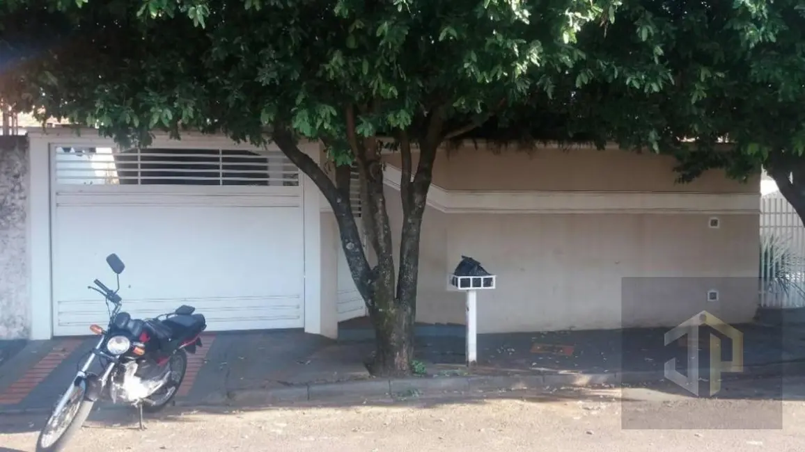 Casa com 3 quartos à venda, 305m2 em Jardim Arco-Íris, Birigui - SP - imagem 1 Foto 1 de Casa com 3 quartos à venda, 305m2 em Jardim Arco-Íris, Birigui - SP