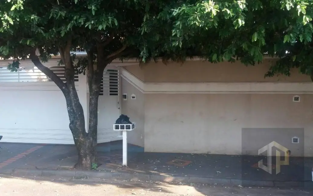 Casa com 3 quartos à venda, 305m2 em Jardim Arco-Íris, Birigui - SP - imagem 2 Foto 2 de Casa com 3 quartos à venda, 305m2 em Jardim Arco-Íris, Birigui - SP