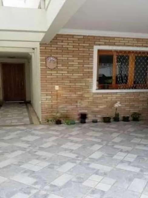 Sobrado com 4 quartos à venda, 190m2 em Campo Grande, São Paulo - SP - imagem 1 Foto 1 de Sobrado com 4 quartos à venda, 190m2 em Campo Grande, São Paulo - SP