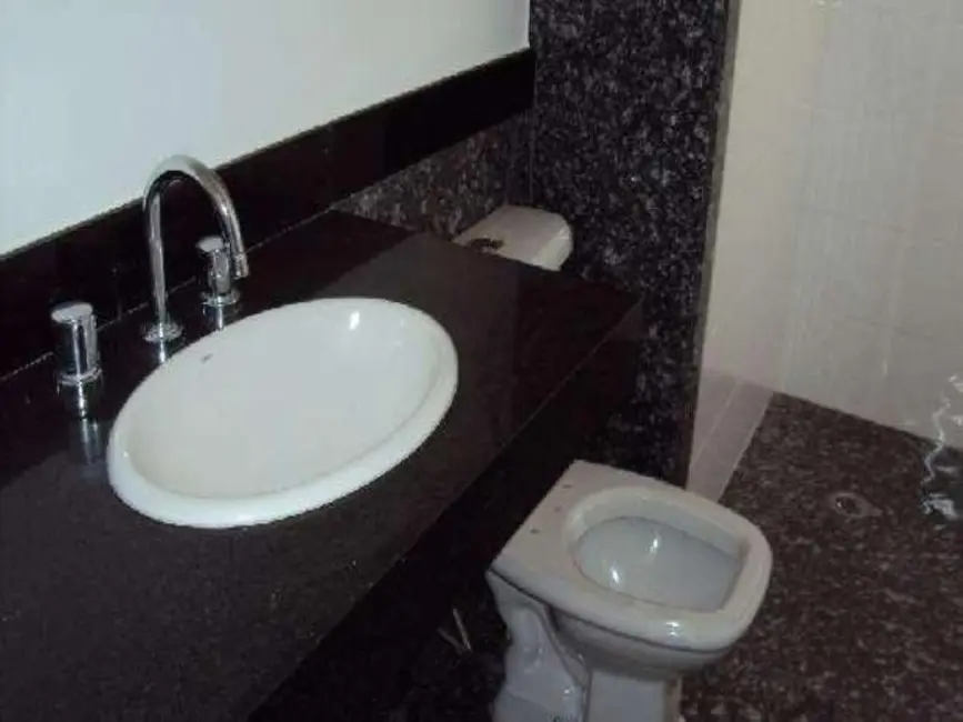 Sobrado com 3 quartos à venda, 244m2 em Campo Grande, São Paulo - SP - imagem 8 Foto 8 de Sobrado com 3 quartos à venda, 244m2 em Campo Grande, São Paulo - SP